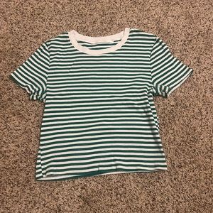 pacsun green and white cropped tee